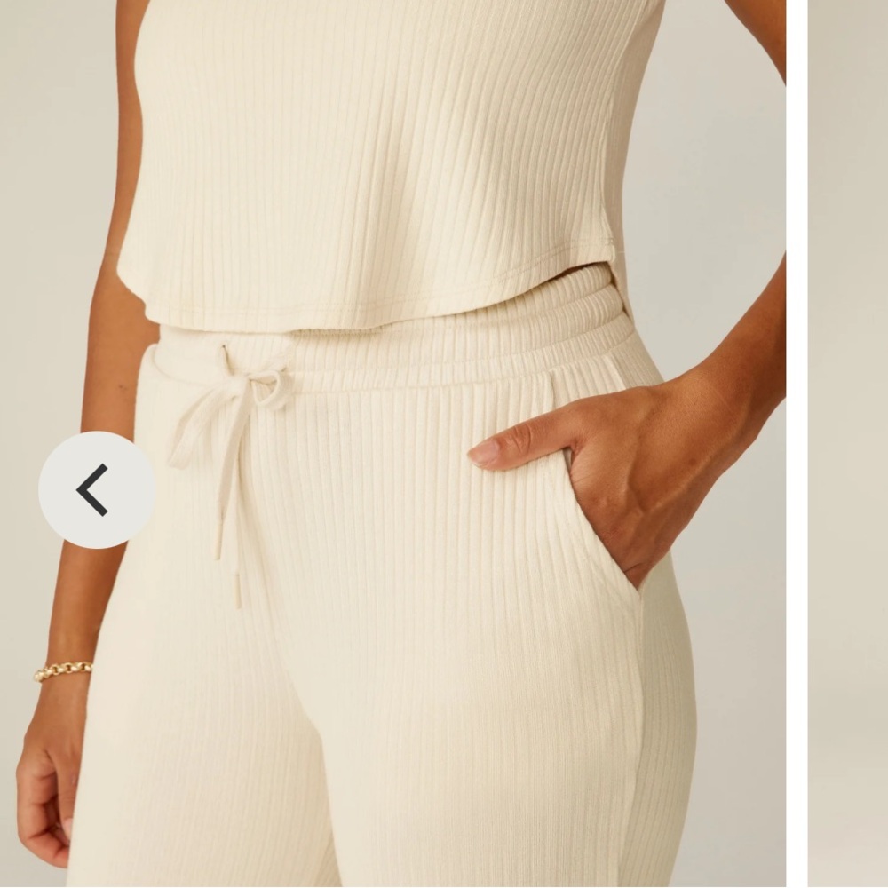 Still in bag NWT Beyond Yoga well traveled pants in ivory